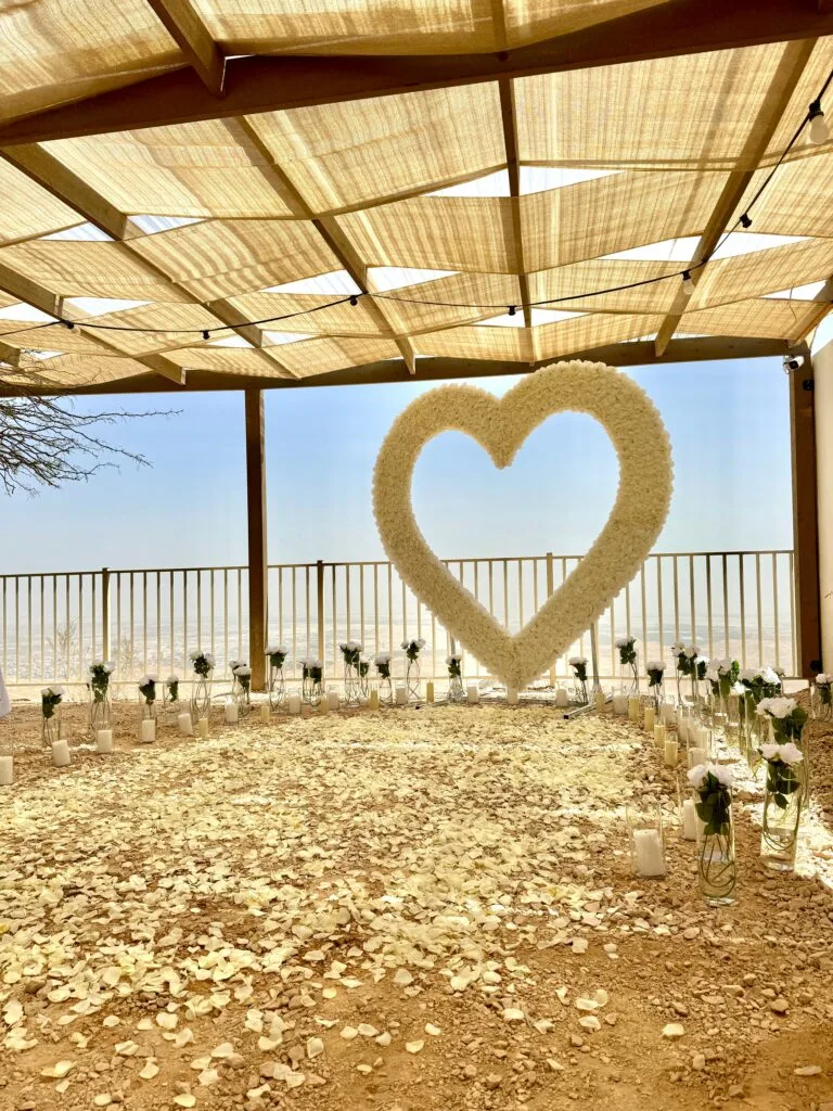 הצעת נישואין המצפה המשקיף על ים המלח